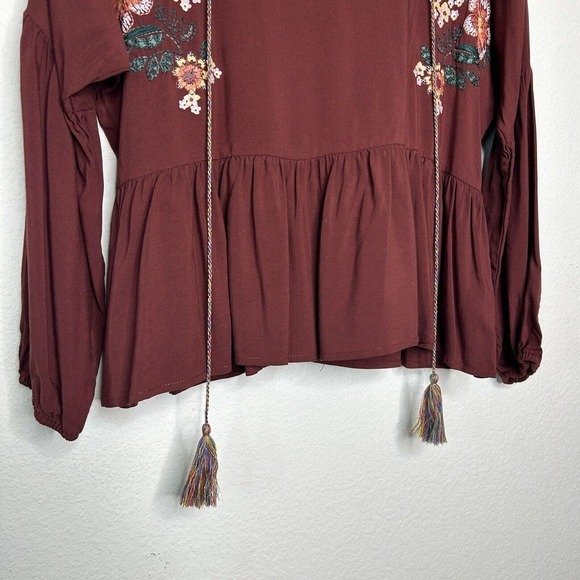 Chelsea & Violet Merlot Floral Print and Embroidered Swing Bubble Sleeve Top XS - Picture 5 of 8